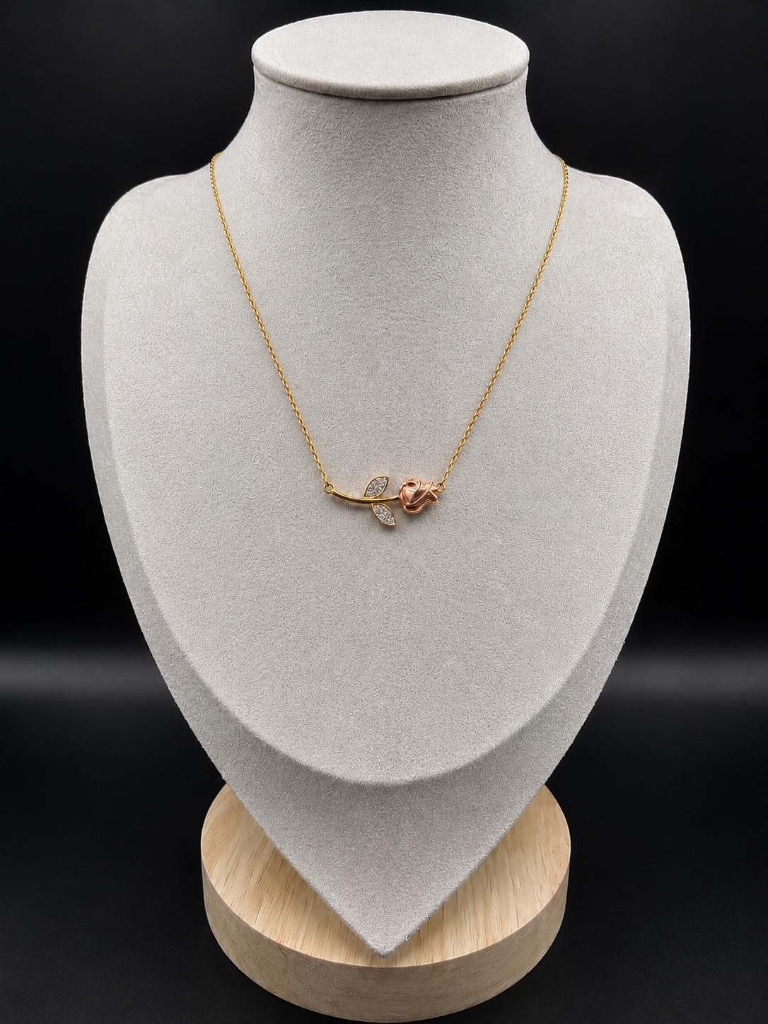 CHAIN WITH FLOWER