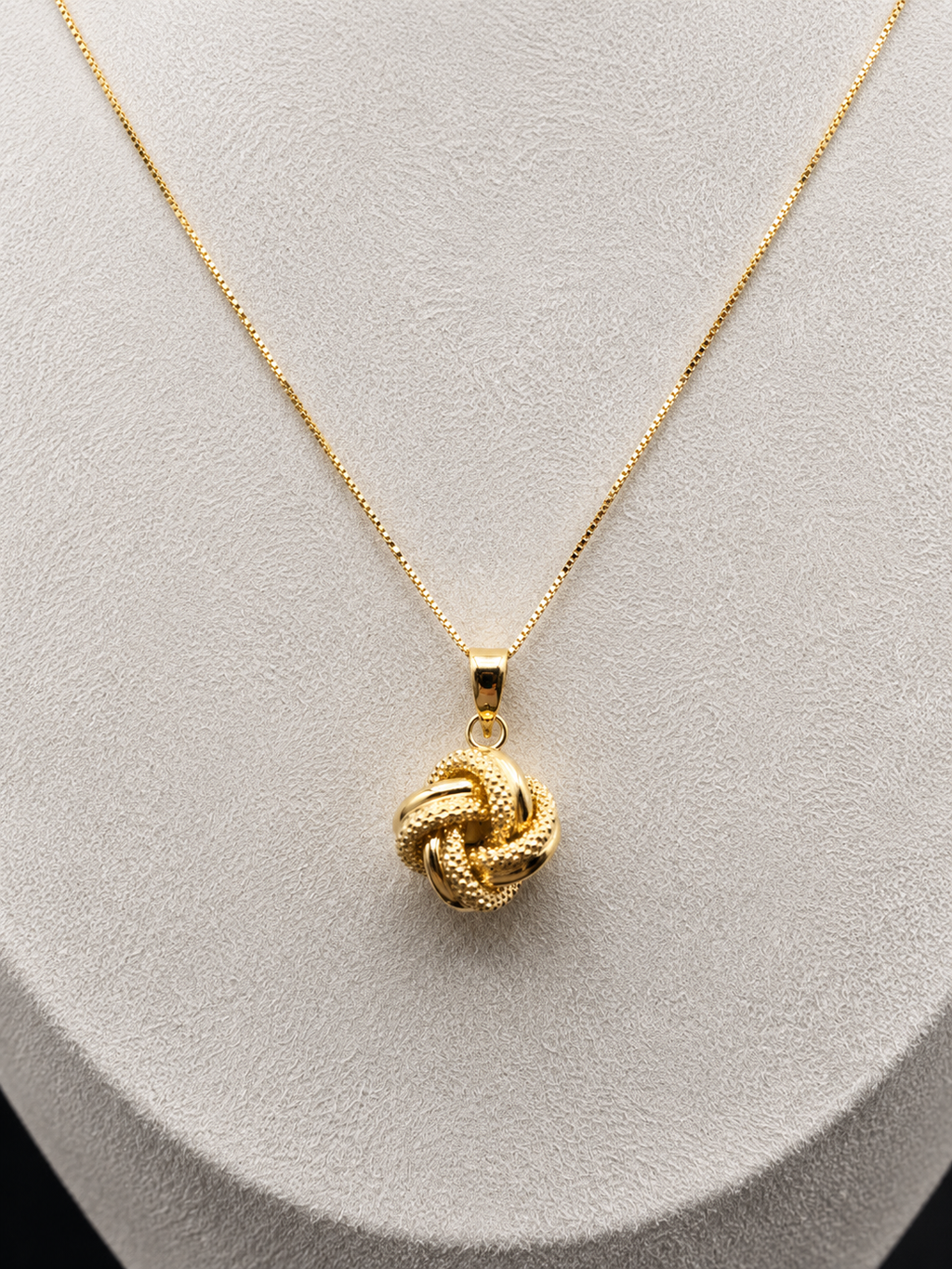 Necklace with Knot Pendant