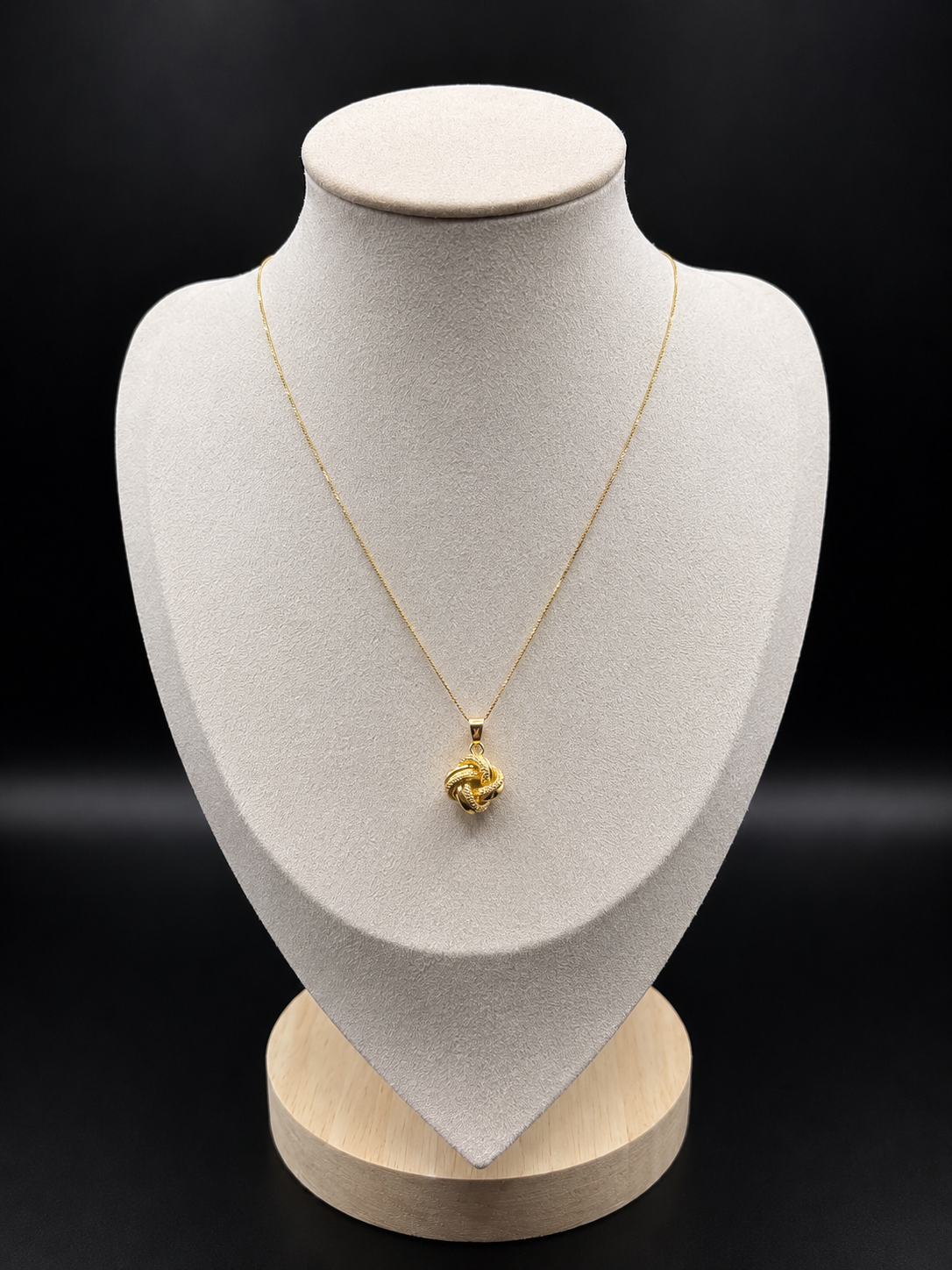 Necklace with Knot Pendant