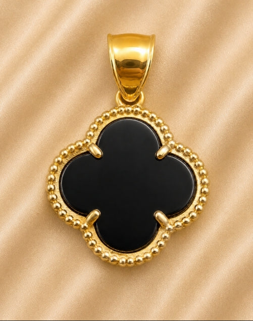 Dije Clover Negro