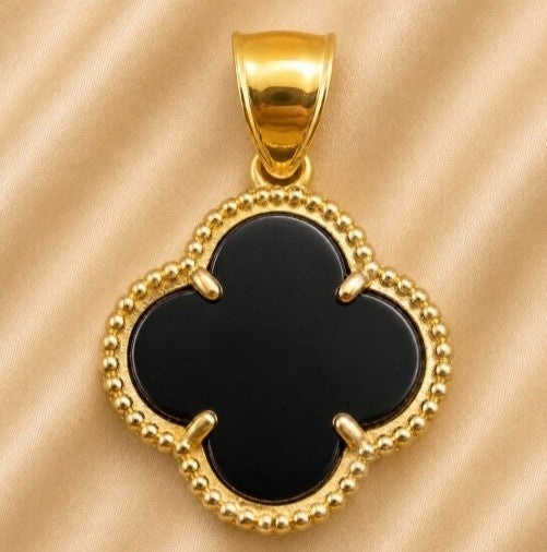 BLACK CLOVER CHARM