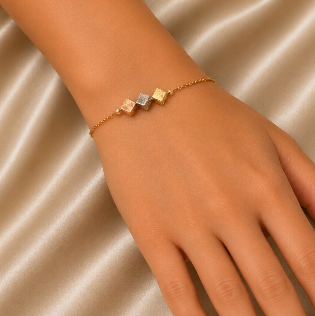 3-COLOR CUBE BRACELET
