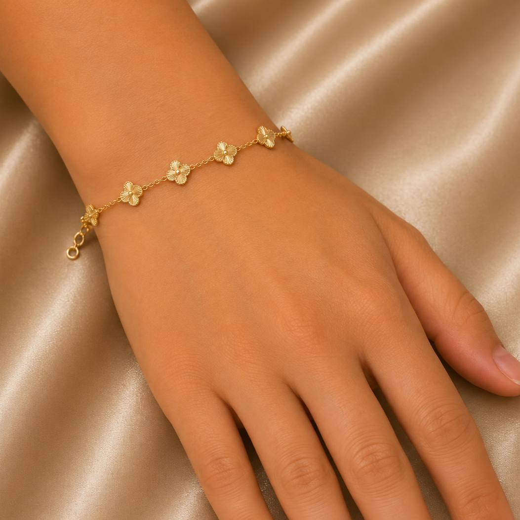BRACELET WITH 5 CLOVER
