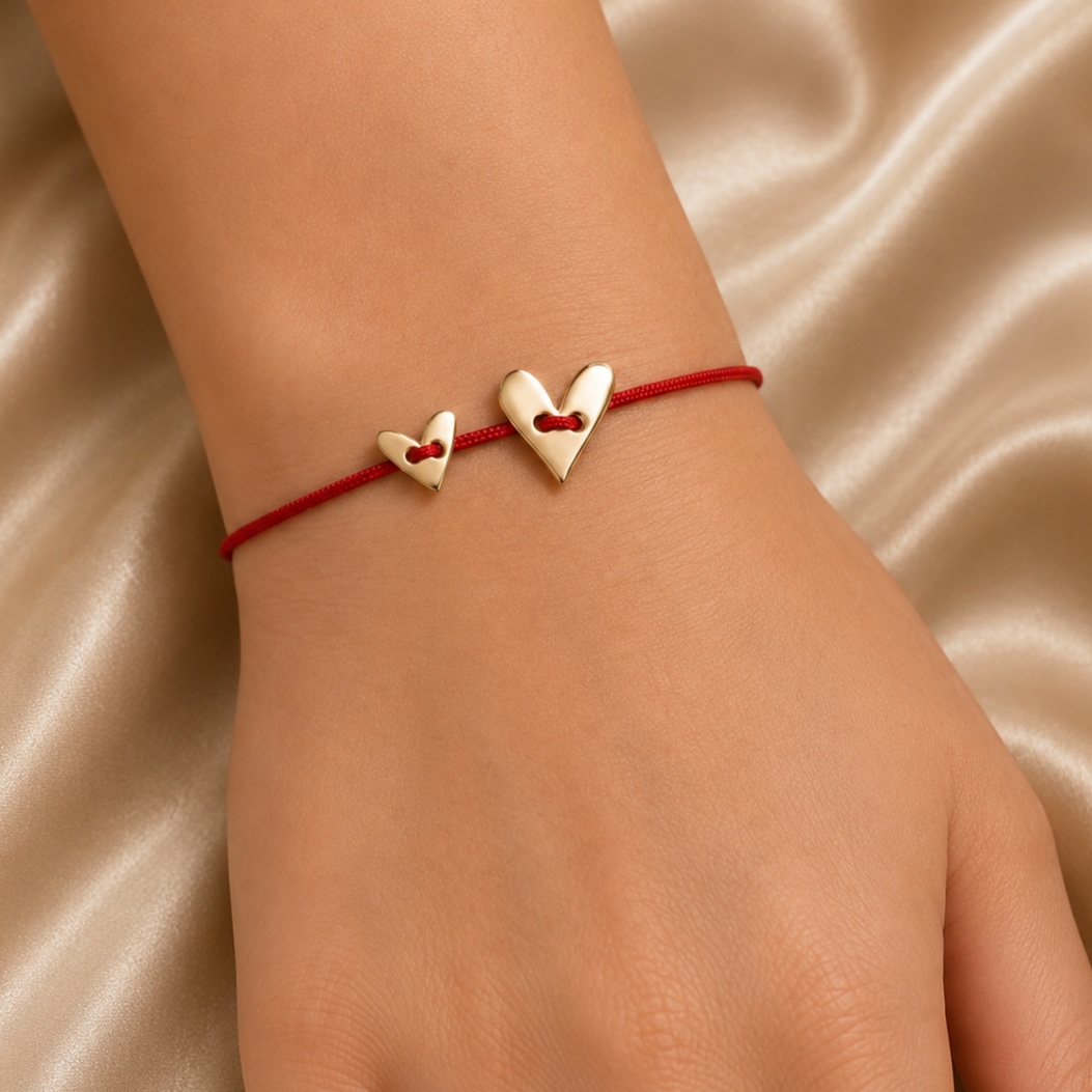 RED THREAD BRACELET WITH HEARTS