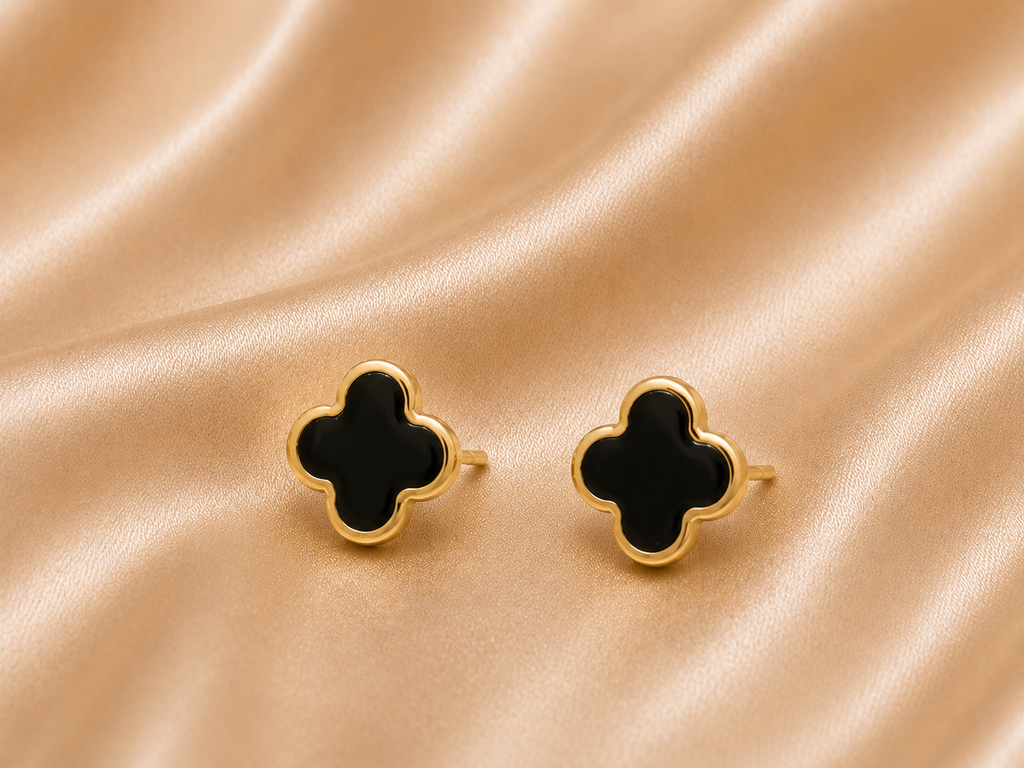 Zarcillo flor con piedra negra