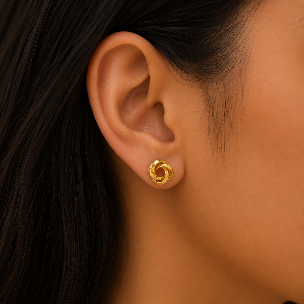 FLOWER-SHAPED EARRING