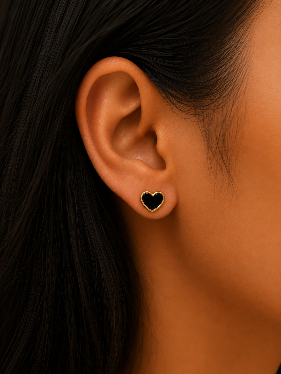 ONYX HEART EARRING